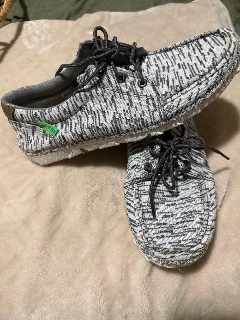 Twisted X Women's Gray & Black Patterned Canvas Loafers